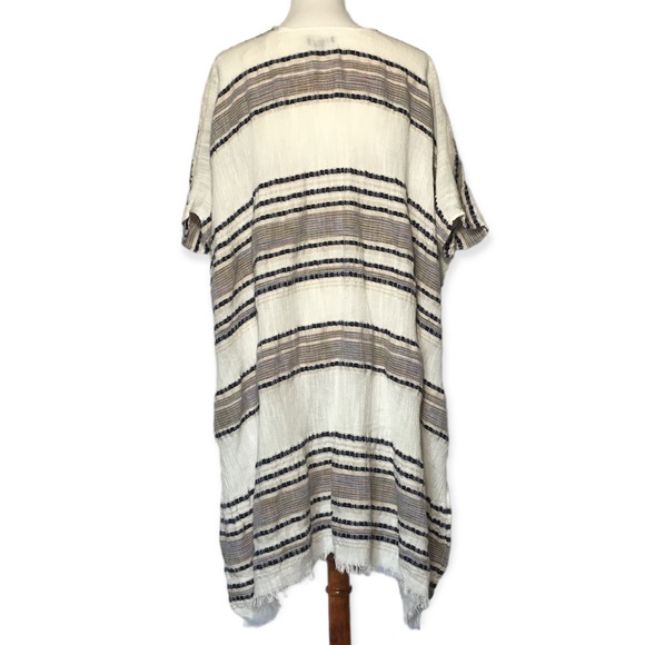 American Eagle White Tan Black Striped Open Front Fringe Poncho Size O/S - Picture 3 of 15
